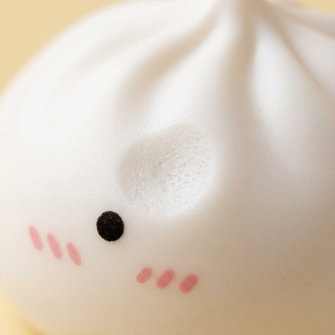 Giant Dumpling Squishy XXL – Jättestor Kramdumpling — närbild på strukturen