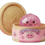 Glitter & Paljetter — squishy dumpling i sin bambu-ångkorg