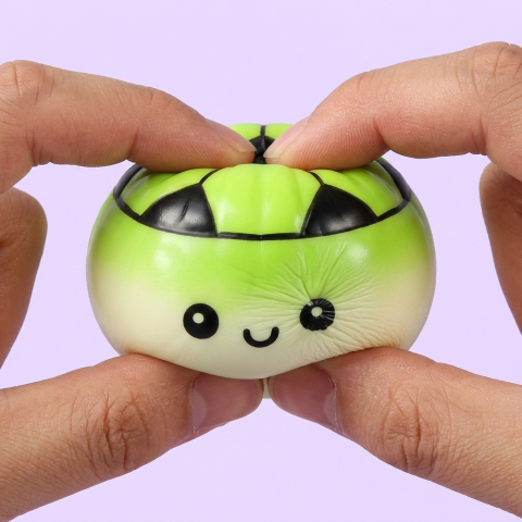 Mystery Dumpling Squishy Fotboll — i klämmet, mjukt slow-rise-skum