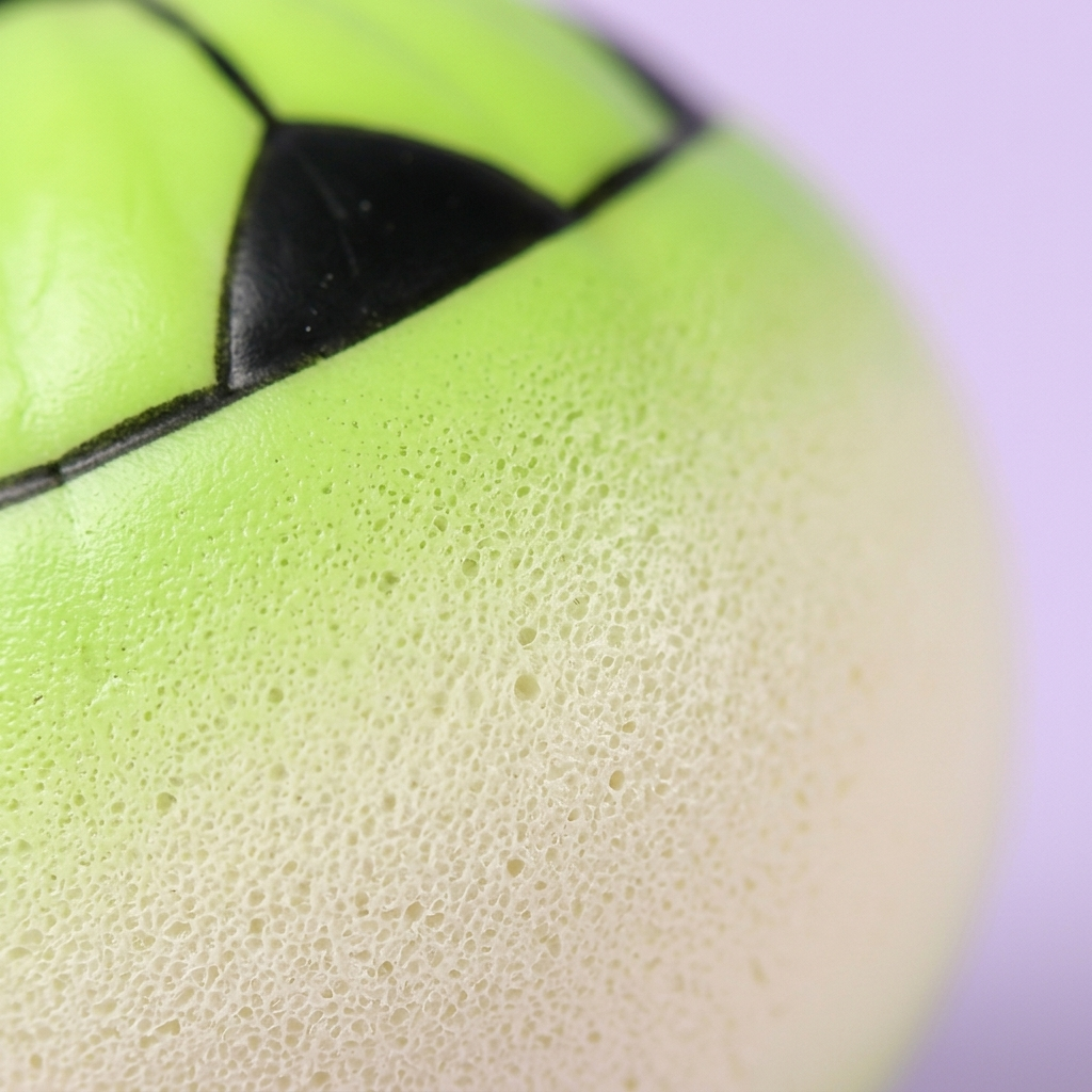 Mystery Dumpling Squishy Fotboll — närbild på strukturen