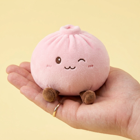 Squishy Dumpling Toy XXL Rosa i handen, verklig storlek