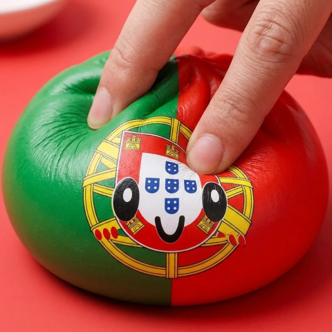 Squishy Dumpling Portugal Flaggmotiv — slow-rise-effekt, skummet återtar långsamt sin form