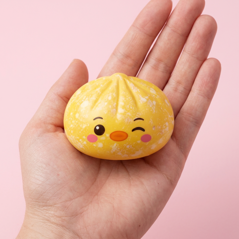 Squishy Dumpling Pingvin Smörgul i handen, verklig storlek