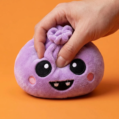 Squishy Dumpling Vampire Halloween Sammet — slow-rise-effekt, skummet återtar långsamt sin form